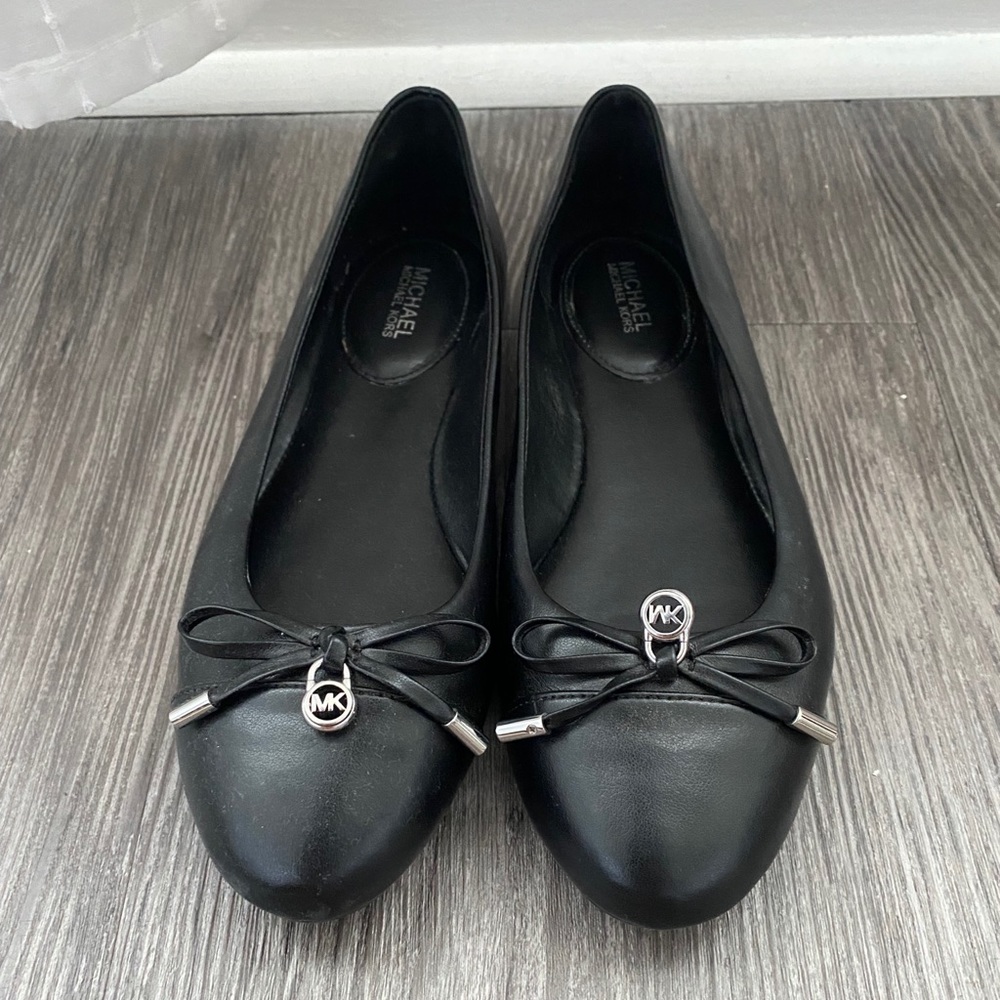 Michael Kors Closed Toe Shoes | Ballerina Flats